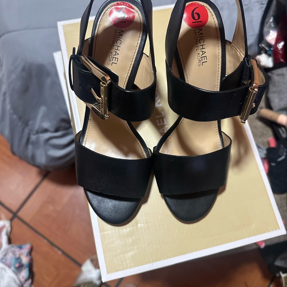 Heels - Picture 6 of 6